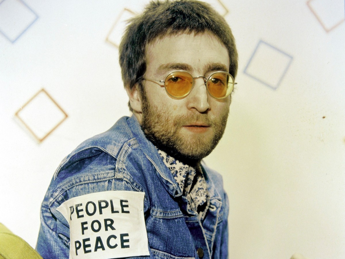 You are currently viewing John Lennon Wrote This Love Song as a Tribute to All Women