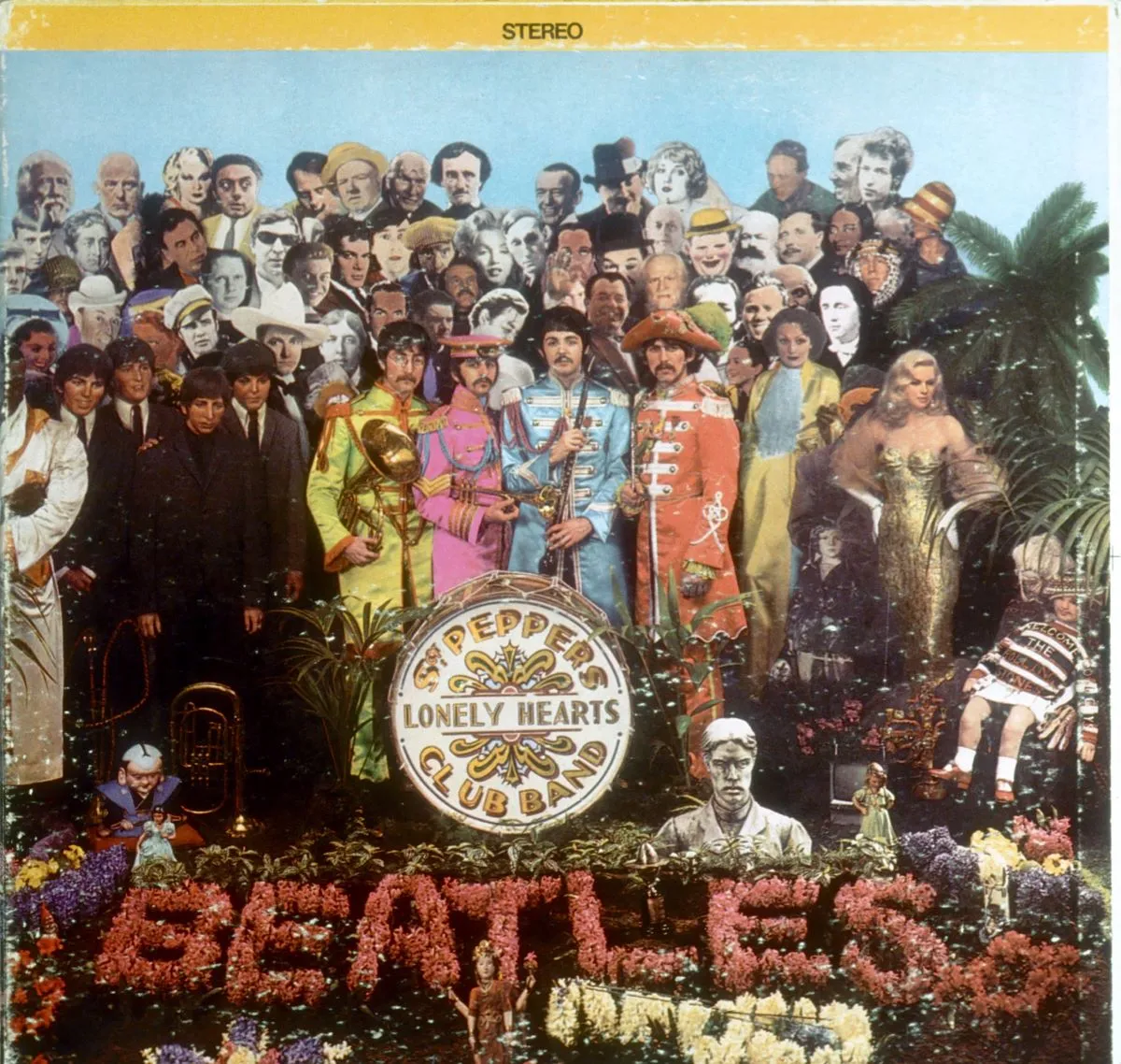 You are currently viewing John Lennon Wore Pete Best’s Grandfather’s Medals on the Cover of ‘Sgt. Pepper’
