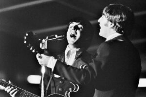 Read more about the article John Lennon Was Upset That Paul McCartney Left Him Off This Beatles’ ‘White Album’ Song