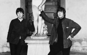 Read more about the article Did John Lennon or Paul McCartney Write More No. 1 Beatles Hits?