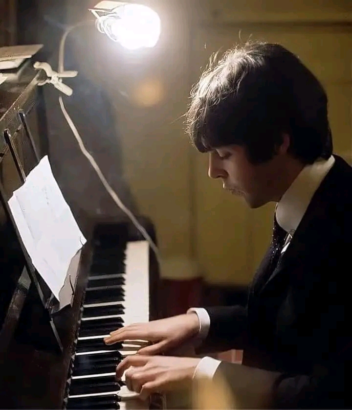 You are currently viewing The lost Beatles song Paul McCartney waited 20 years to record