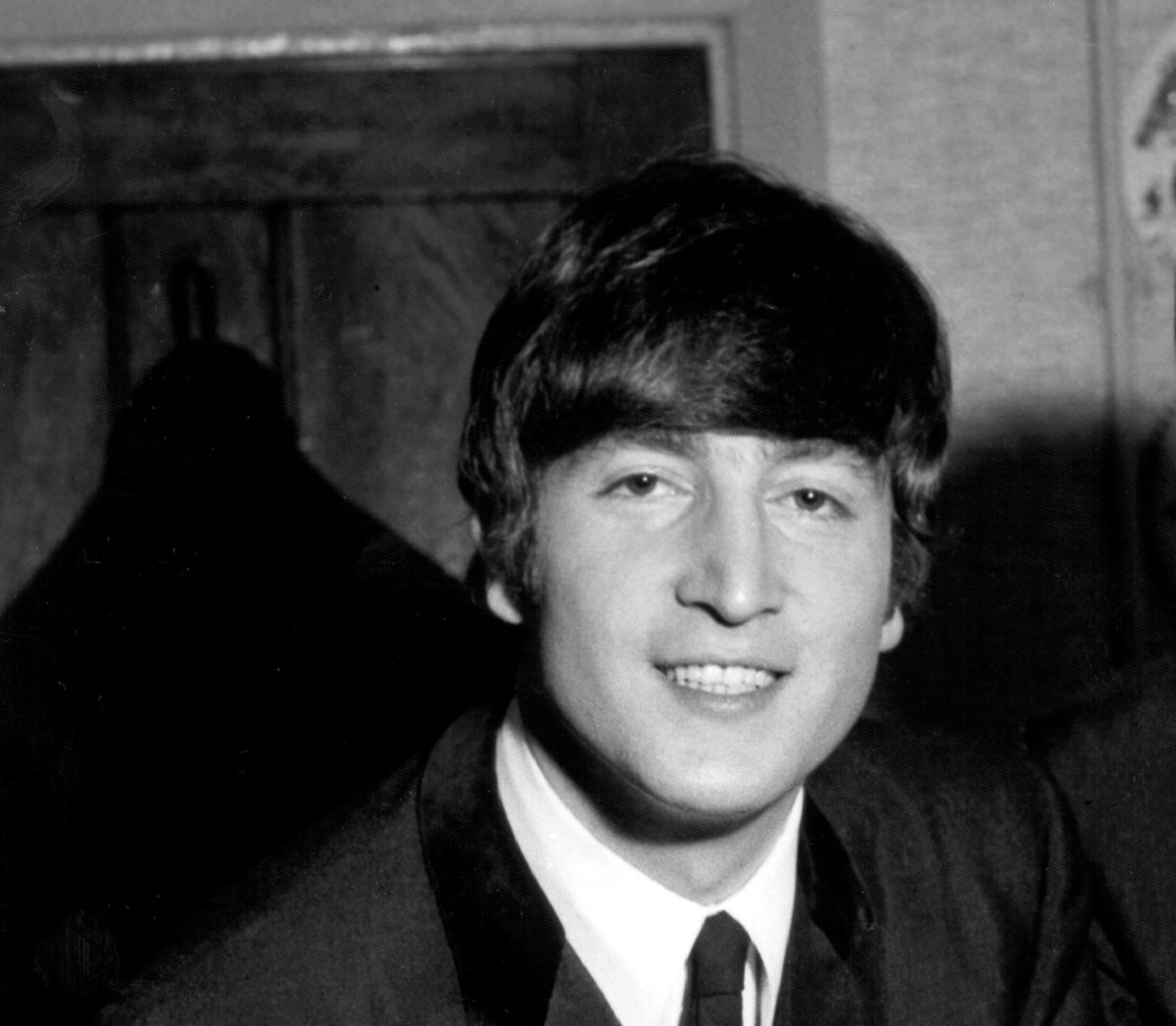 You are currently viewing John Lennon Seemed ‘Supernaturally’ Aware of His Looming Death: ‘He Had a Feeling Something Was Coming’