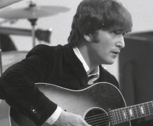 Read more about the article John Lennon Insisted The Beatles’ ‘Strawberry Fields Forever’ Wasn’t About His Ego