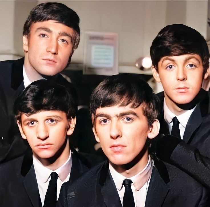 You are currently viewing Who sings the “ahhhs” in ‘A Day in the Life’ by The Beatles?