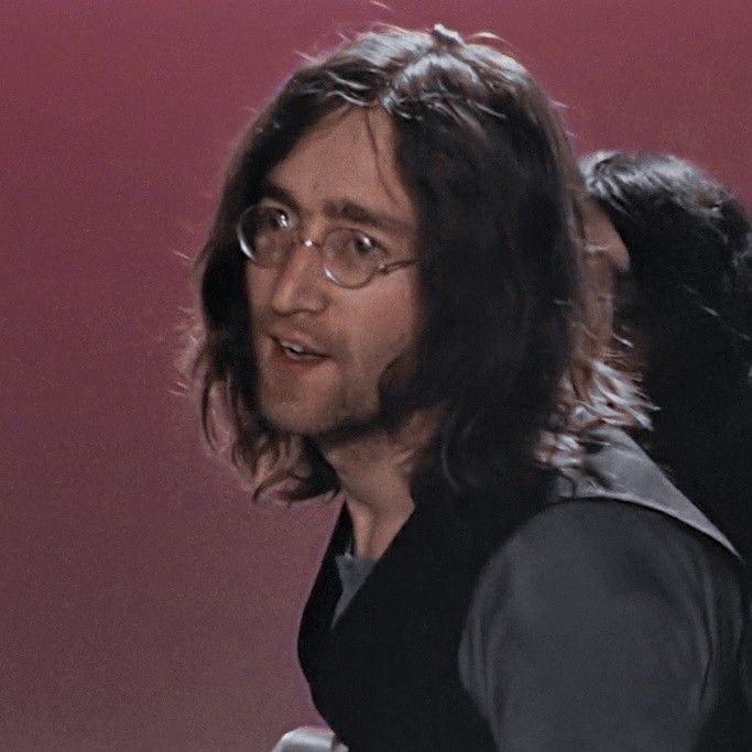 You are currently viewing 3 Eternal Solo Songs by John Lennon that Have Stood the Test of Time