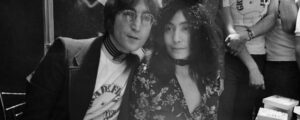Read more about the article Why Yoko Ono Decided To Take John Lennon Back After His Drunken Bender Post-Breakup